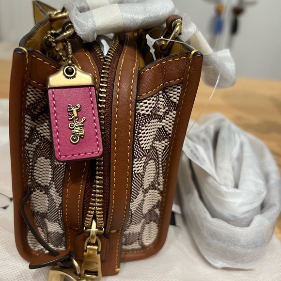 😜 RARE Coach Coachies Rogue 17 In Signature Textile Jacquard With Winkie NWT - Picture 9 of 13